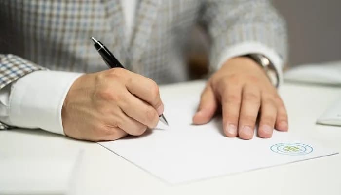 Znaczenie testamentu: Co musisz wiedzieć o jego roli prawnej i kulturowej