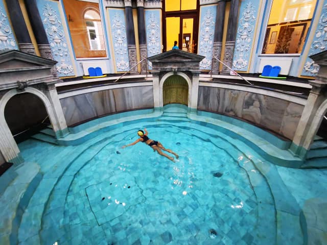 Lądek-Zdrój sanatorium z basenem – najlepsze miejsca na relaks i zdrowie