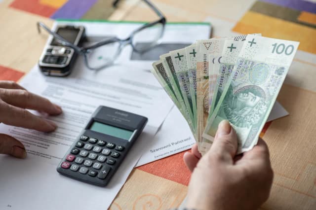 Kiedy warto przejść na emeryturę ZUS? Poznaj sekrety optymalnych decyzji