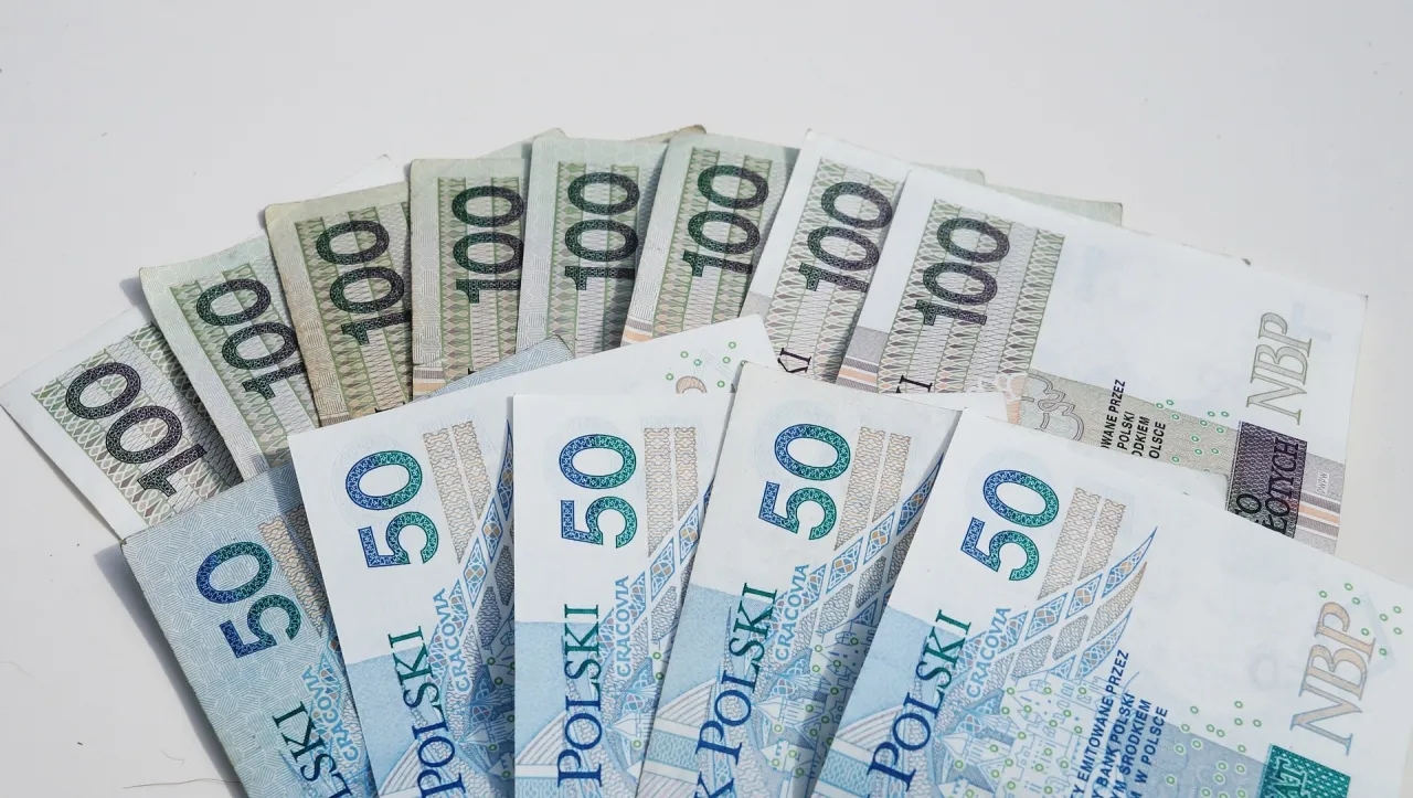 Jakie są zniżki dla emerytów po 60 roku życia – oszczędzaj na codziennych wydatkach