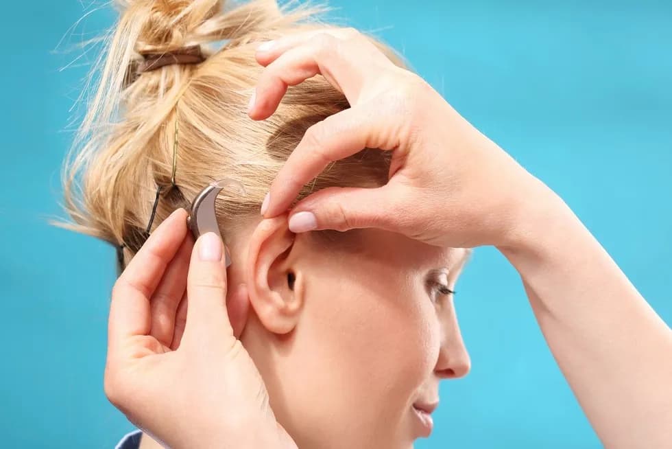 Ile kosztuje aparat słuchowy? Poznaj ceny i możliwości dofinansowania