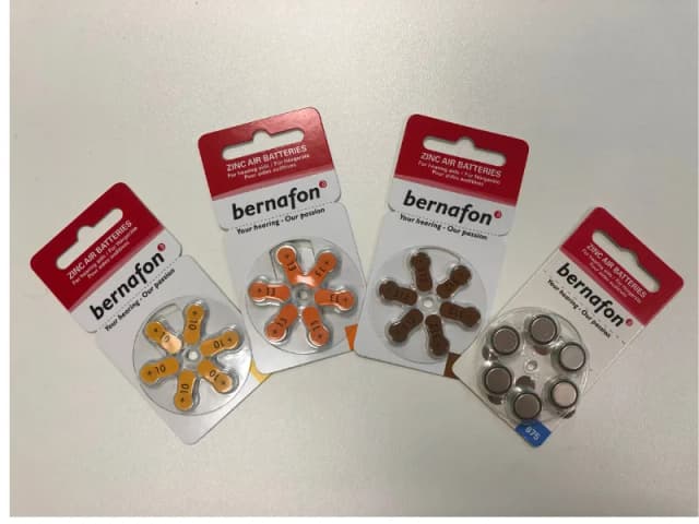 Gdzie kupić baterie do aparatu słuchowego? Sprawdź najlepsze opcje